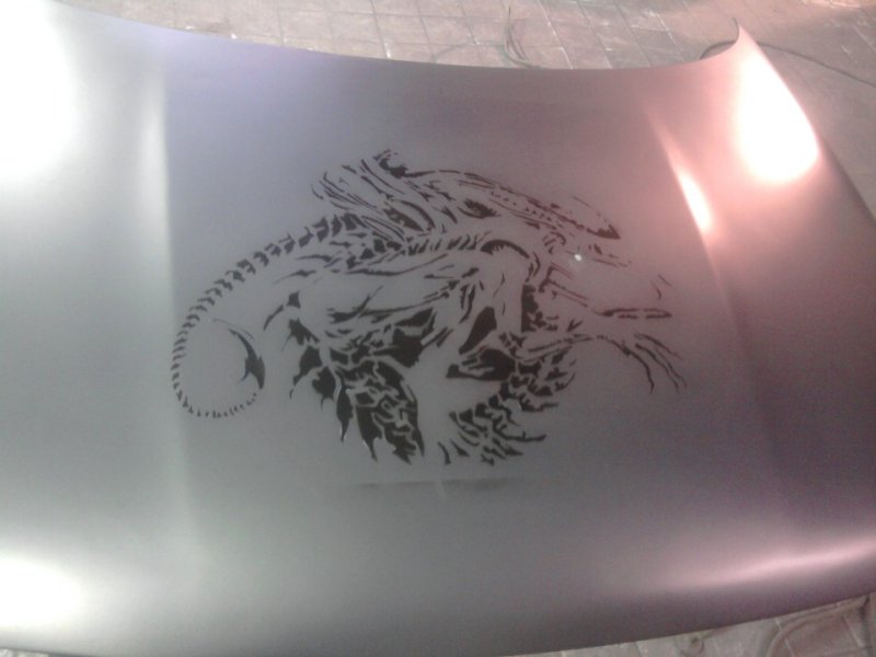 Трафаретная аэрография на машинах