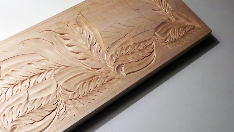 Плоскорельефная резьба Татьянка