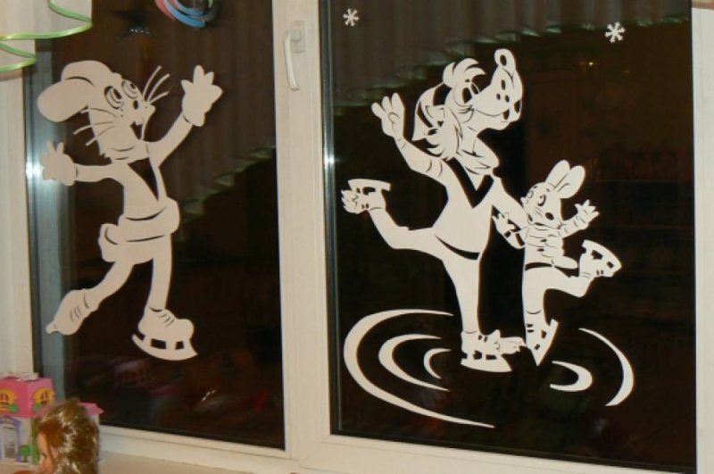 Украшение окон к новому году ну погоди