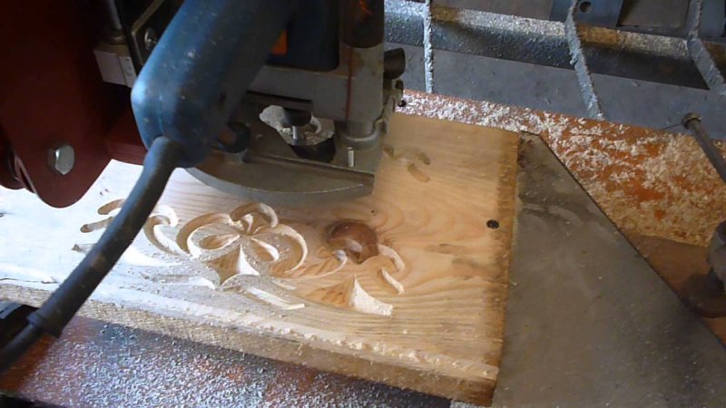 Фрезеровка по дереву ручным фрезером