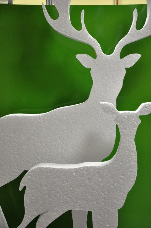 Олени из пенопласта на новый год