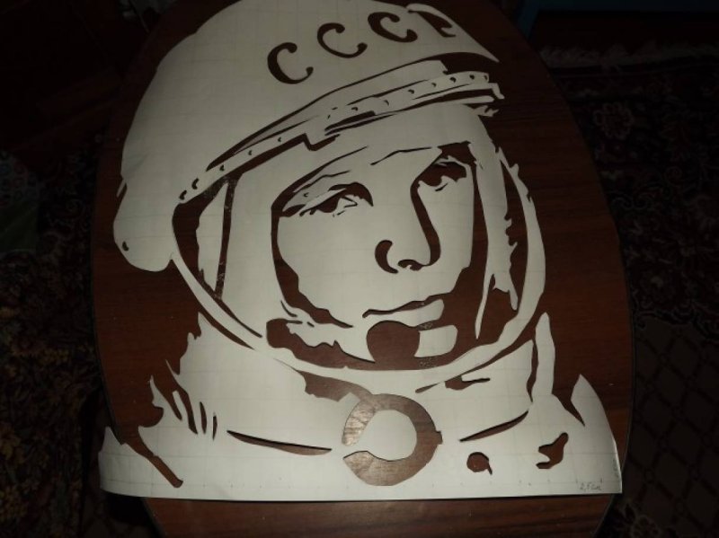 Вытынанки на день космонавтики на окна