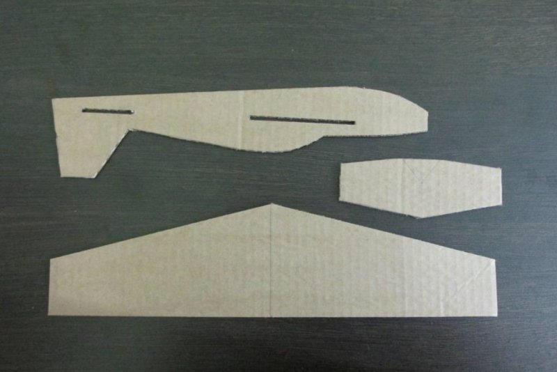 Самолет из картона