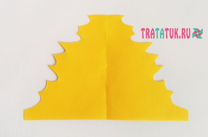 Листья клена из бумаги гармошкой