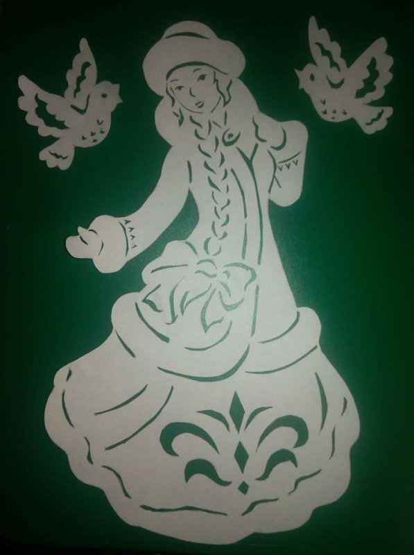 Вытынанки Снегурочки на окно