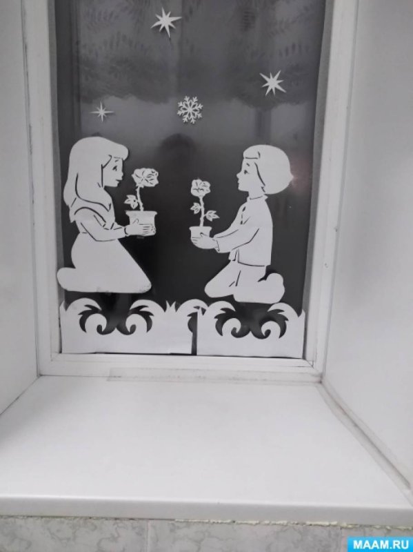 Украшение окон на новый год Снежная Королева