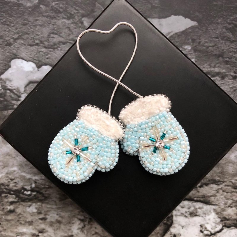 Брошки варежки