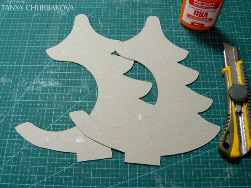 Шарик из фоамирана на елку