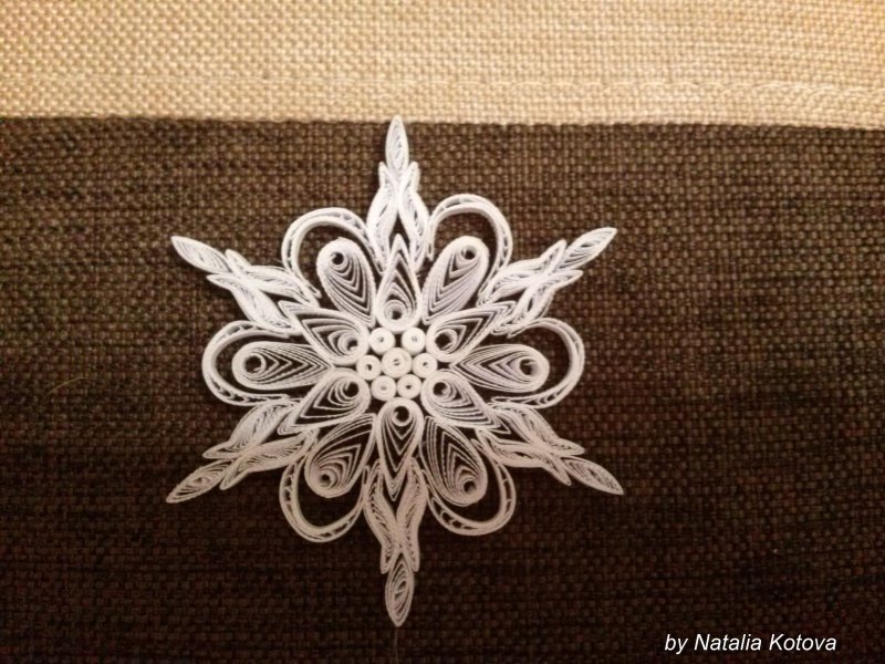 Джутовая филигрань снежинки