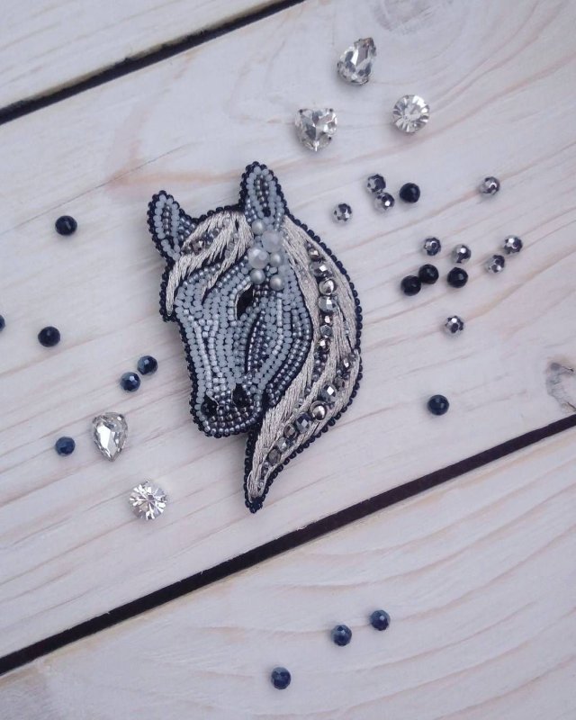 Трафарет брошь бисер