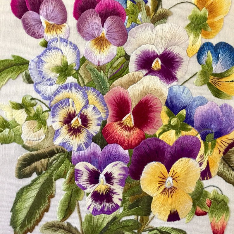 Вышивка гладью Анютины глазки