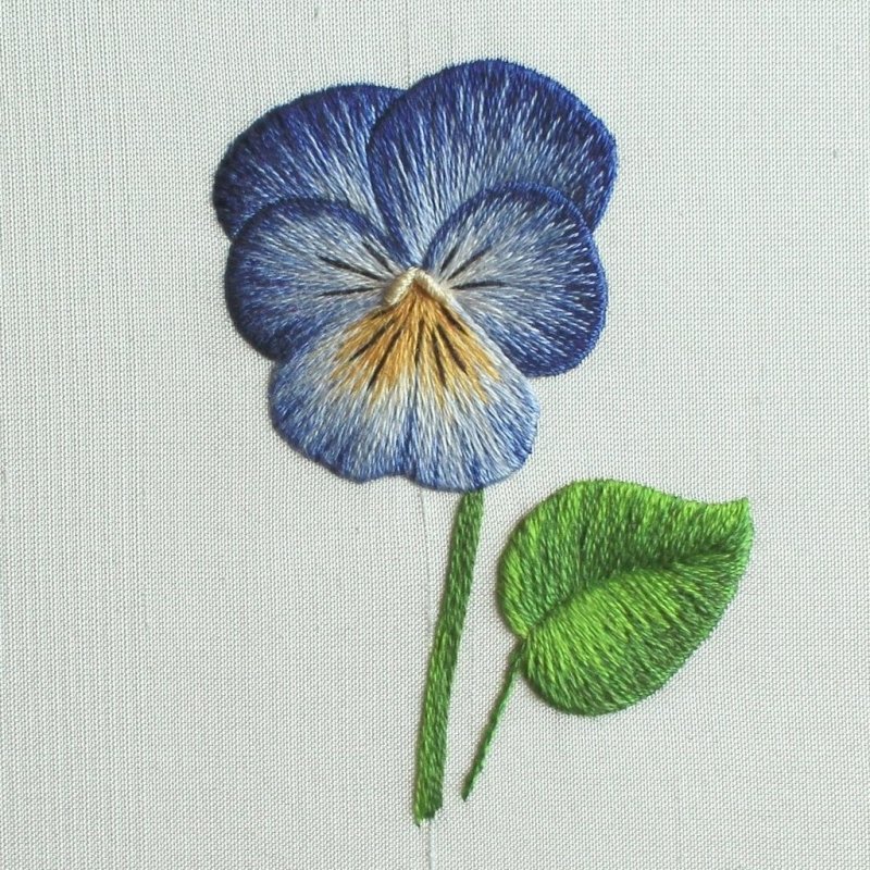 Вышивка гладью Анютины глазки