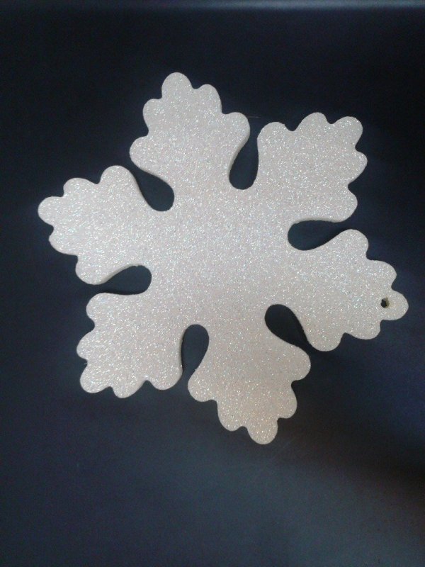 Снежинка из полистирола