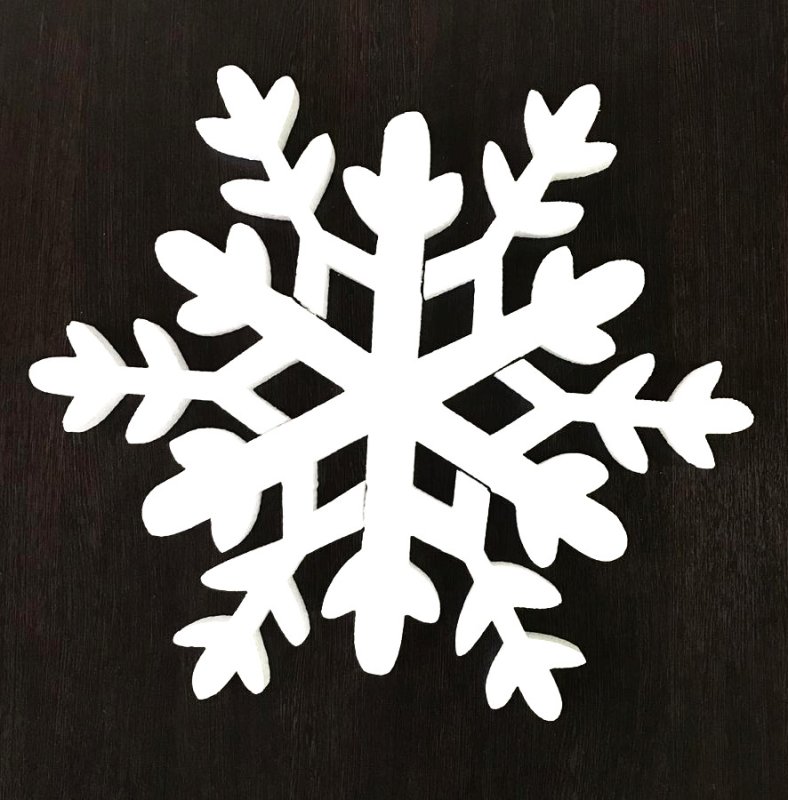 Снежинка из пенопласта своими