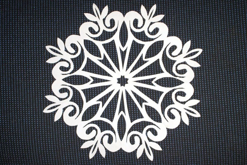 Ажурные снежинки