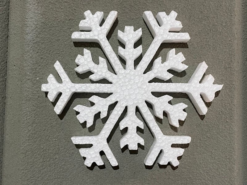 Снежинка из пенопласта панно