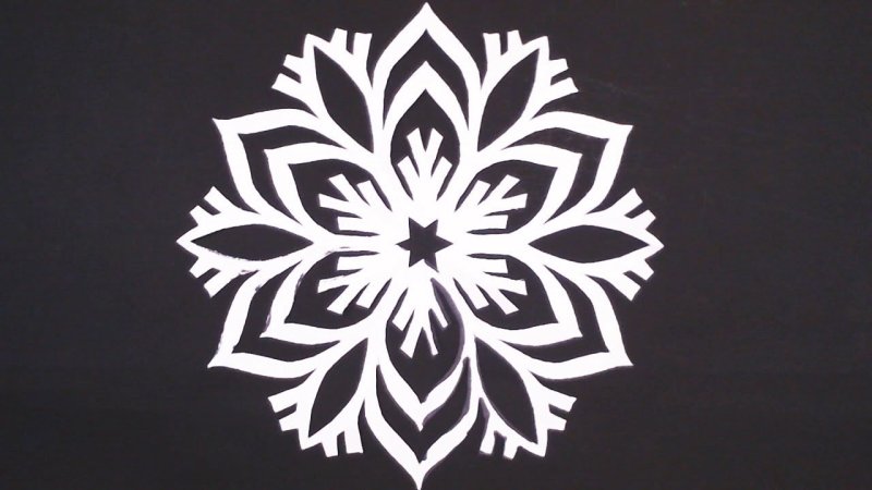 Красивые снежинки на окна