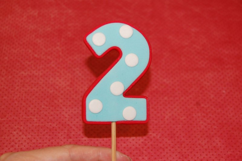 Цифры из мастики на торт