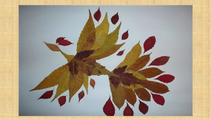 Жар птица из осенних листьев