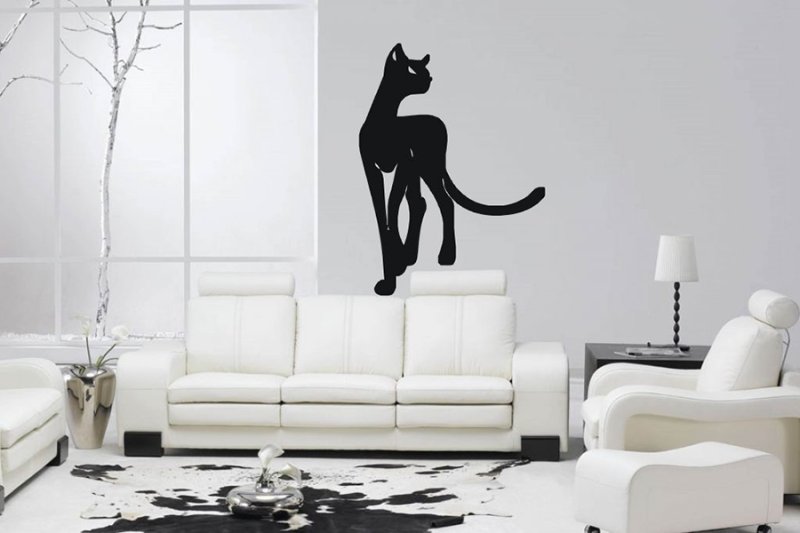 Плоттерная наклейка на стене