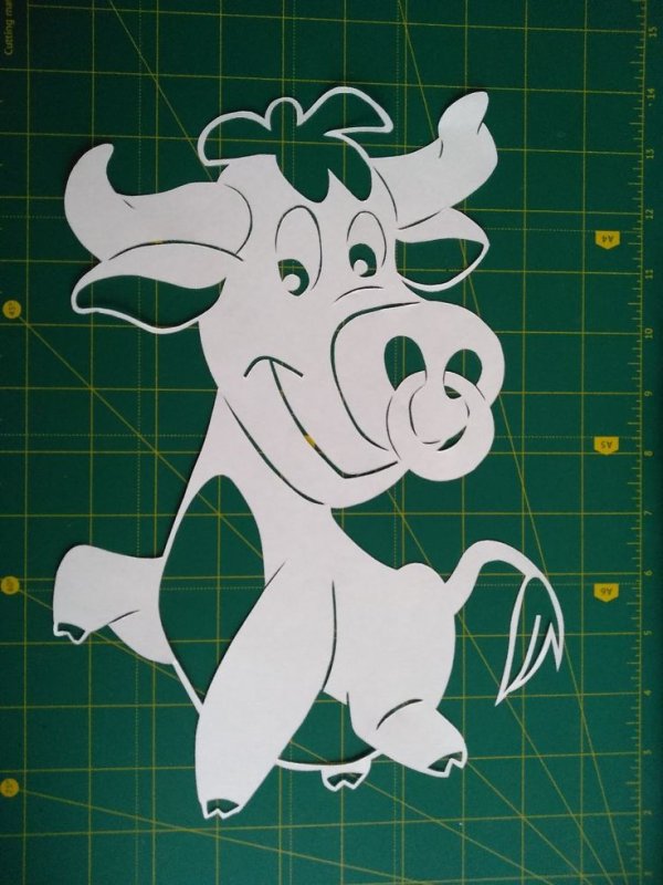 Новогодние вырезки из бумаги символ года