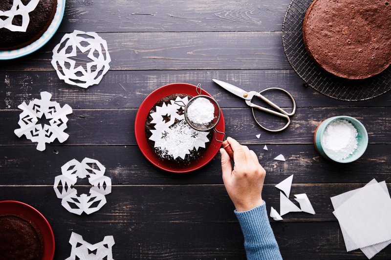 Торт со снежинками