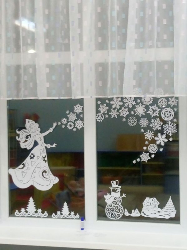 Украшение окон зима