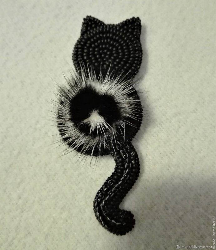 Брошь из бисера кошка
