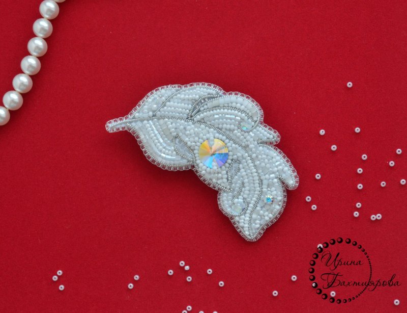Брошь из бисера на фетре для начинающих