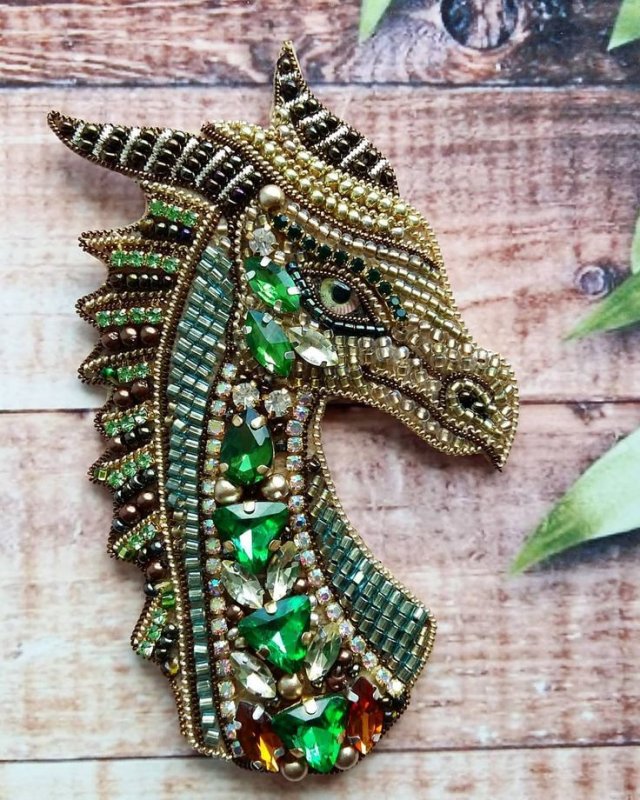 Дракон брошь бисер