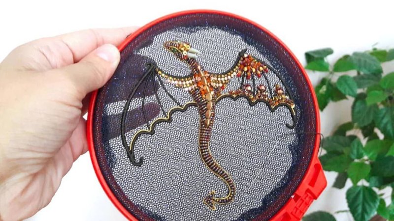 Брошь дракон вышивка