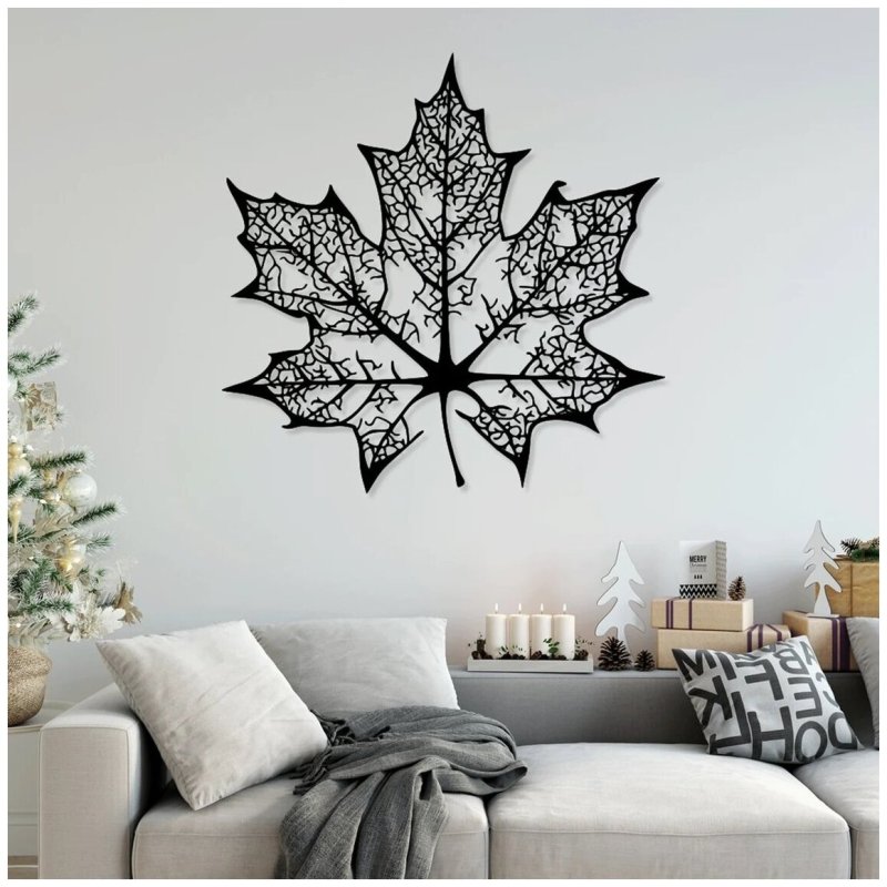 Лист клена из металла