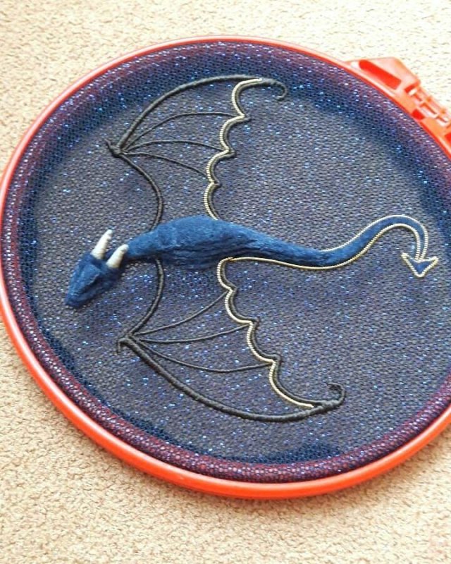 Вышивка бисером броши дракона
