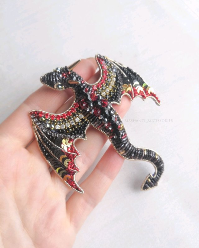 Брошь дракон