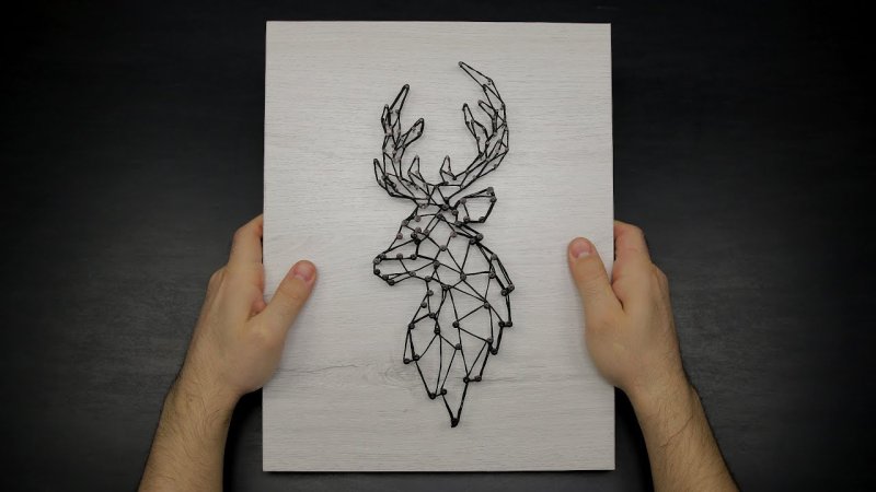 Олень из ниток и гвоздей