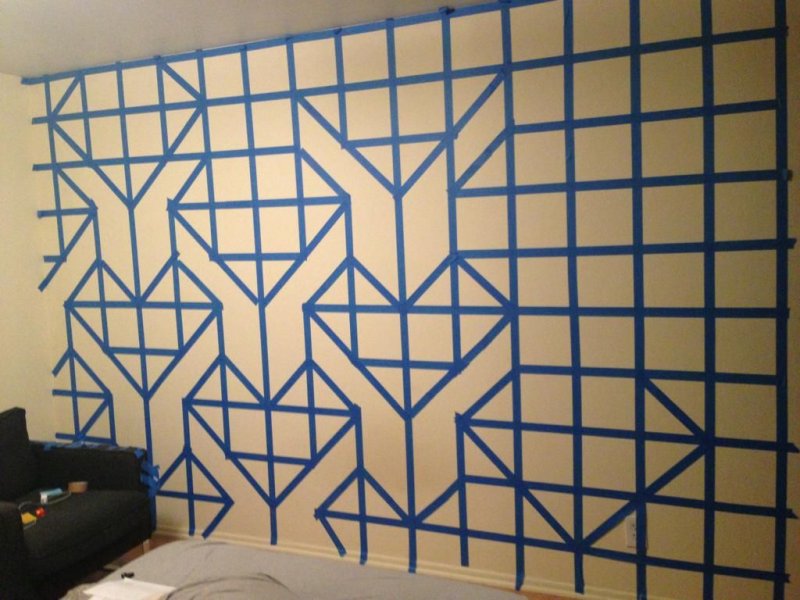 Геометрические фигуры на стене