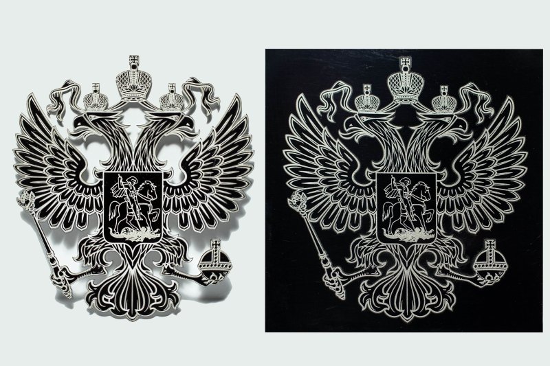 Трёхглавый орёл на гербе