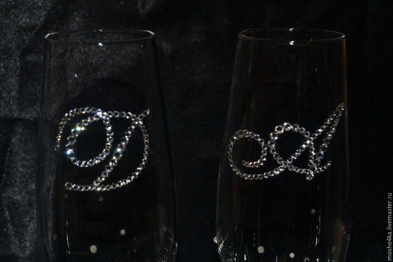 Свадебные бокалы со стразами