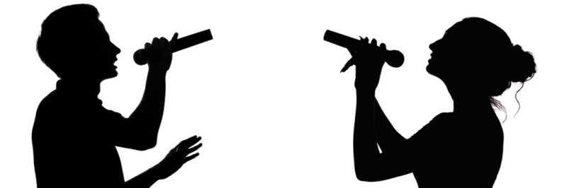 Девушка с микрофоном