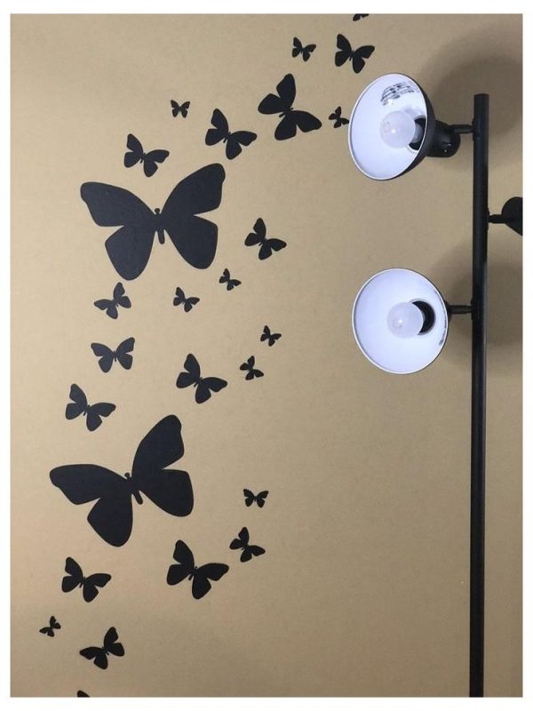 Украшение стены бабочками
