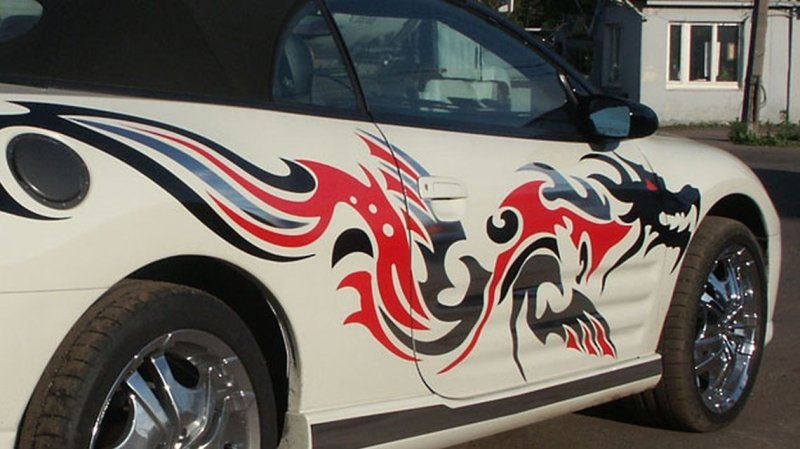 Наклейка на автомобиль