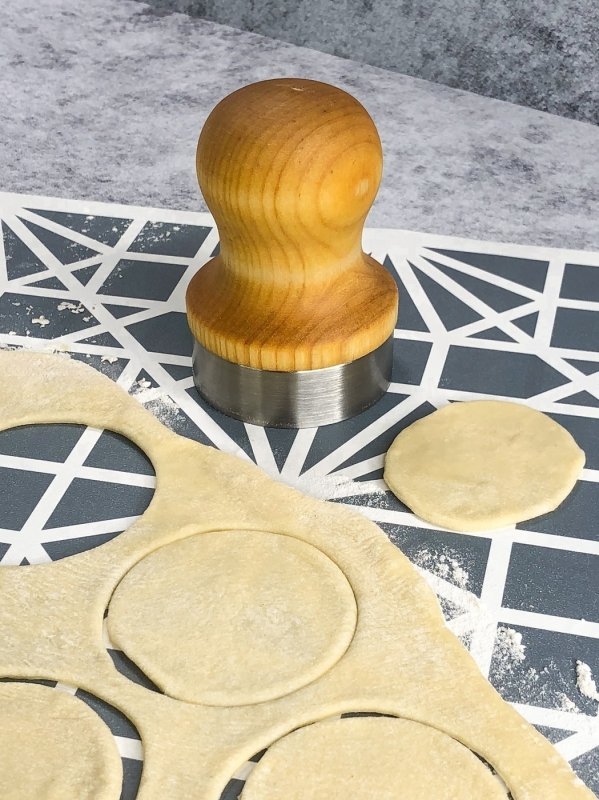 Резак круглый для пельменей