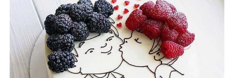 Торт парочка с ягодами