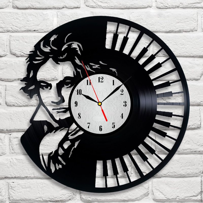 Часы из винила