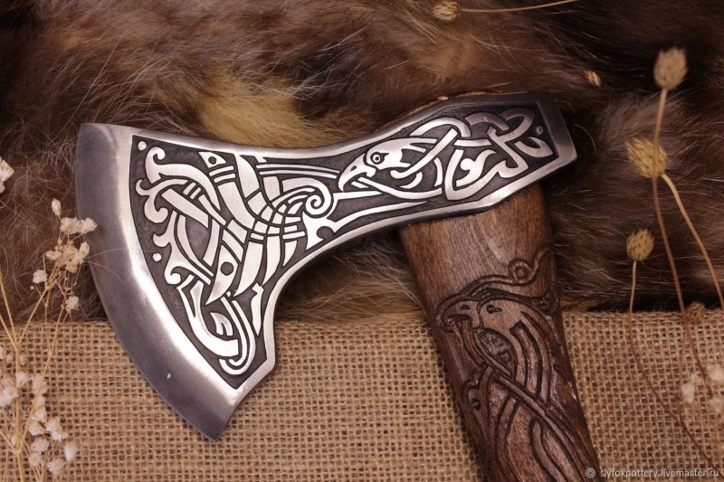 Резное топорище