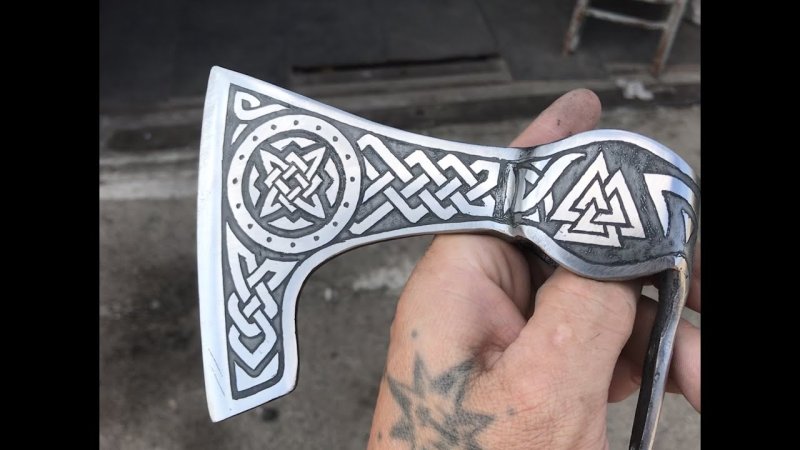 Топор Маммен