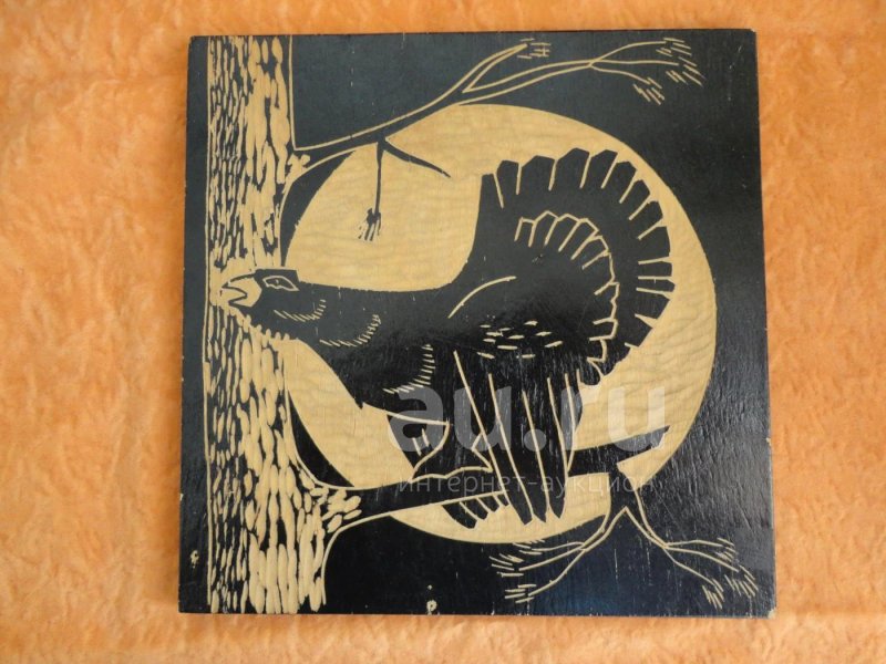 Чёрнолаковая резьба по дереву