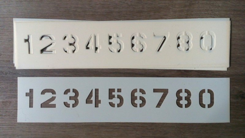 Трафаретная линейка с буквами