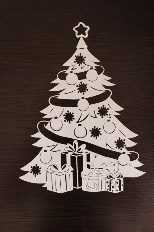 Украшение на окно елка