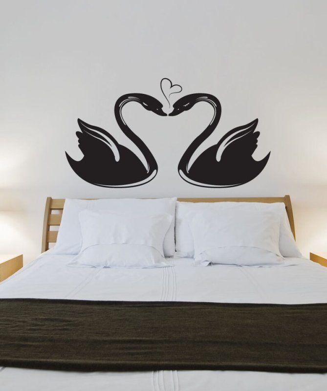 Наклейка - лебеди в окне